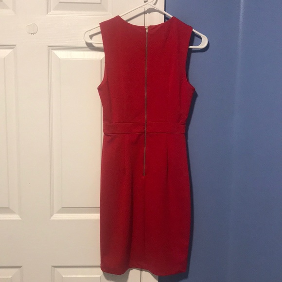 Red knee length dress - Picture 2 of 2